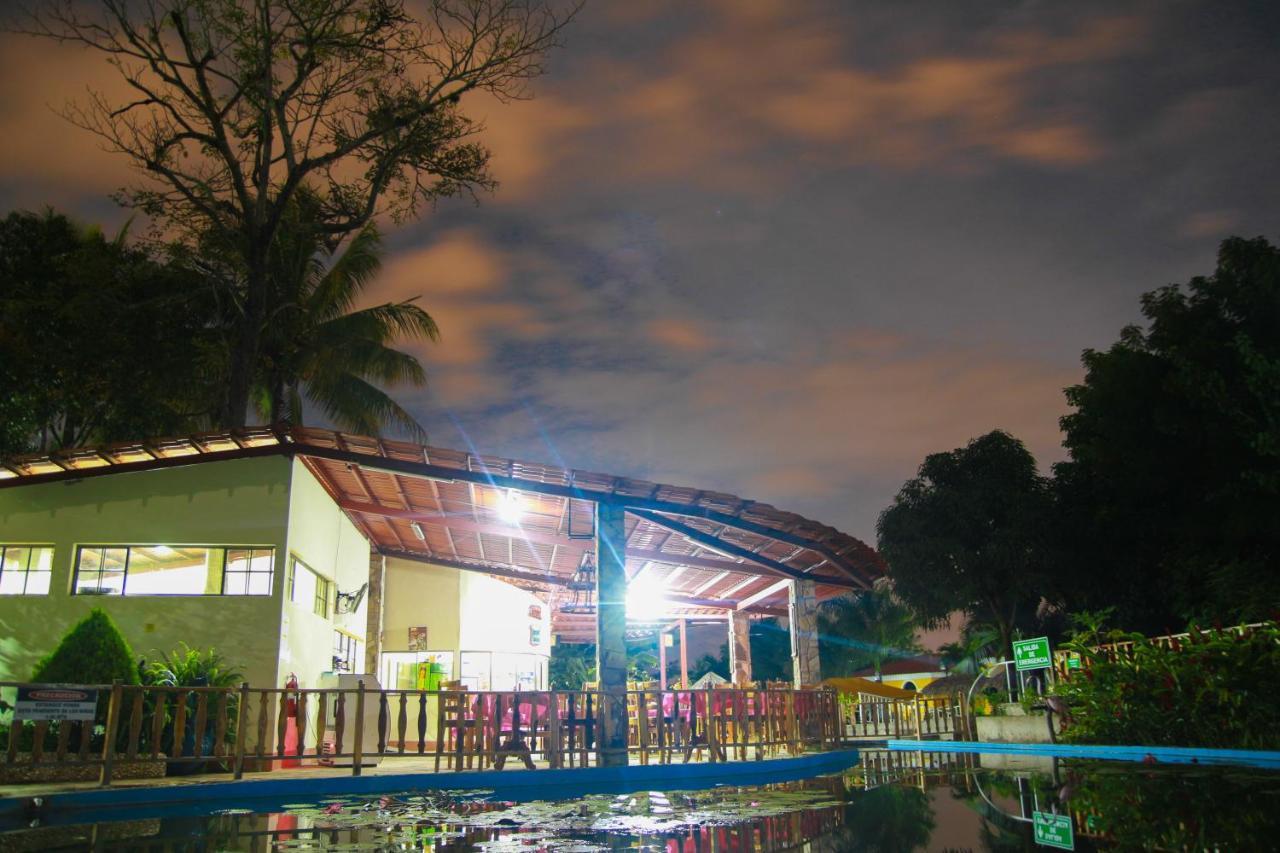 Apart Hotel Acuarious De Luis Estelí Kültér fotó