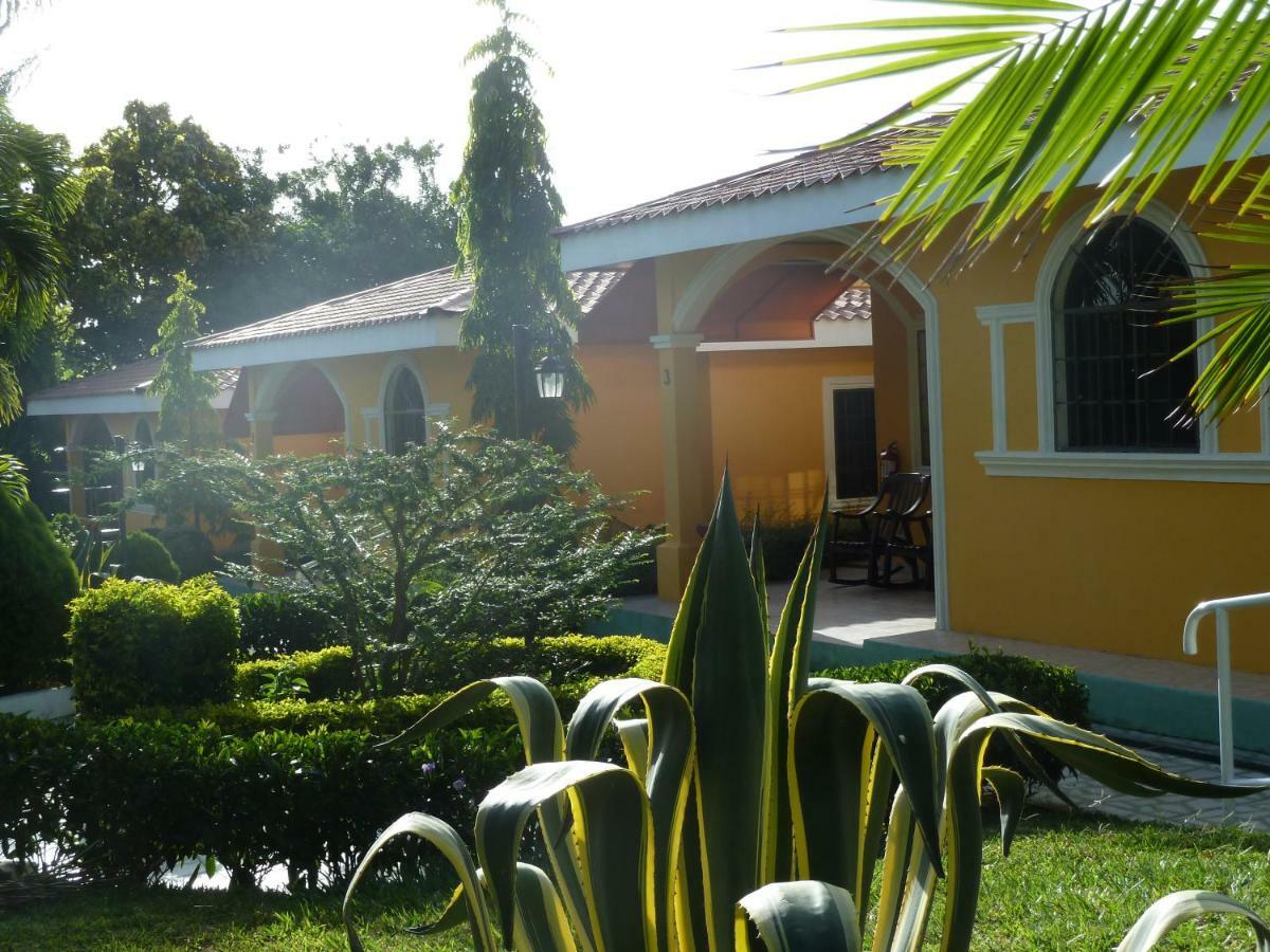 Apart Hotel Acuarious De Luis Estelí Kültér fotó